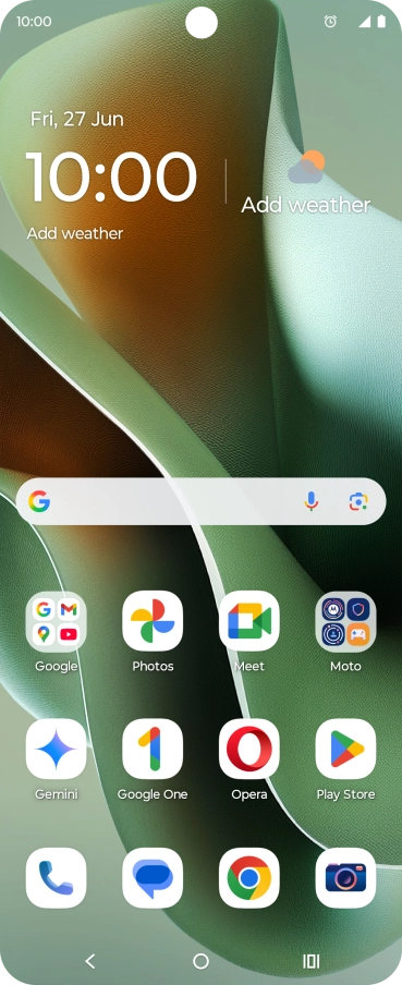 The alarm icon shows that the alarm is set.