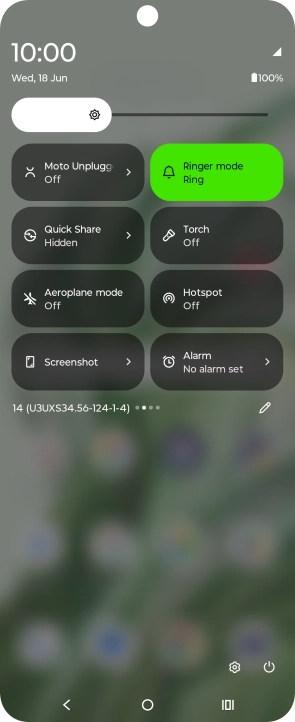 Press the flight mode icon to turn the function on or off. Press the flight mode icon to turn the function on or off.
