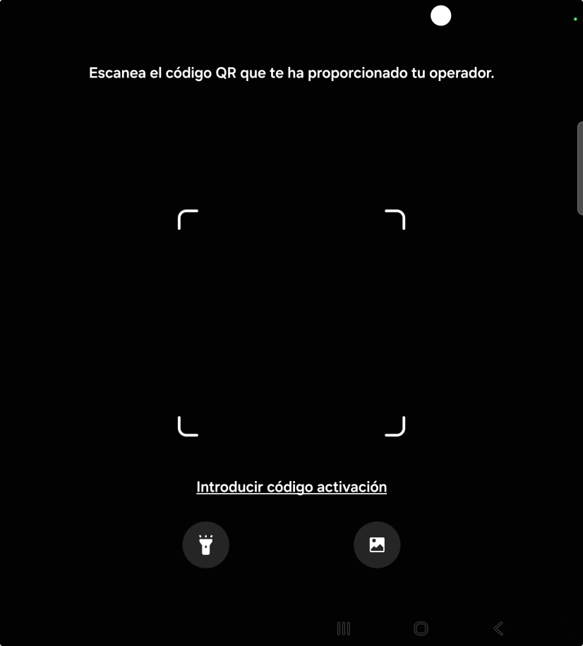 Coloca el código QR dentro del marco de la cámara del teléfono para escanearlo. Coloca el código QR dentro del marco de la cámara del teléfono para escanearlo.