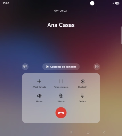 Para utilizar Galaxy AI para la traducción de una conversación durante una llamada, pulsa Assistente de llamadas. Para utilizar Galaxy AI para la traducción de una conversación durante una llamada, pulsa Assistente de llamadas.