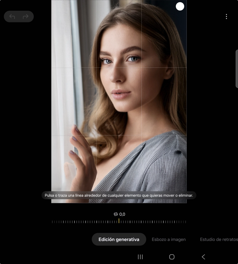 Para modificar el tamaño, eliminar o mover elementos en las fotografías o imágenes, pulsa Edición generativa. Para modificar el tamaño, eliminar o mover elementos en las fotografías o imágenes, pulsa Edición generativa.