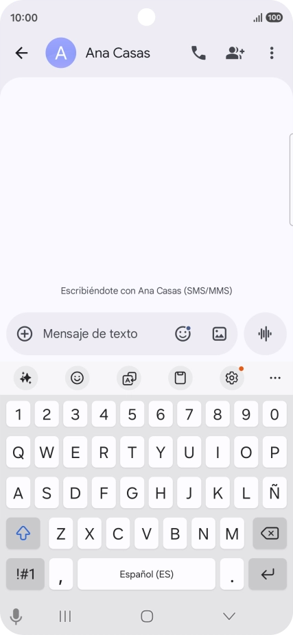 Selecciona una conversación o crea un nuevo mensaje y pulsa el icono de IA.