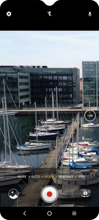 Press the video light icon to turn the function on or off.