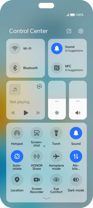 Press the mobile data icon to turn the function on or off. Press the mobile data icon to turn the function on or off.