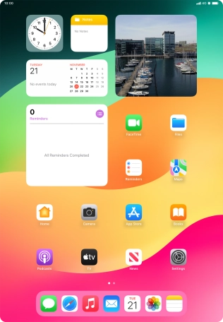 The alarm icon shows that the alarm is set. The alarm icon shows that the alarm is set.