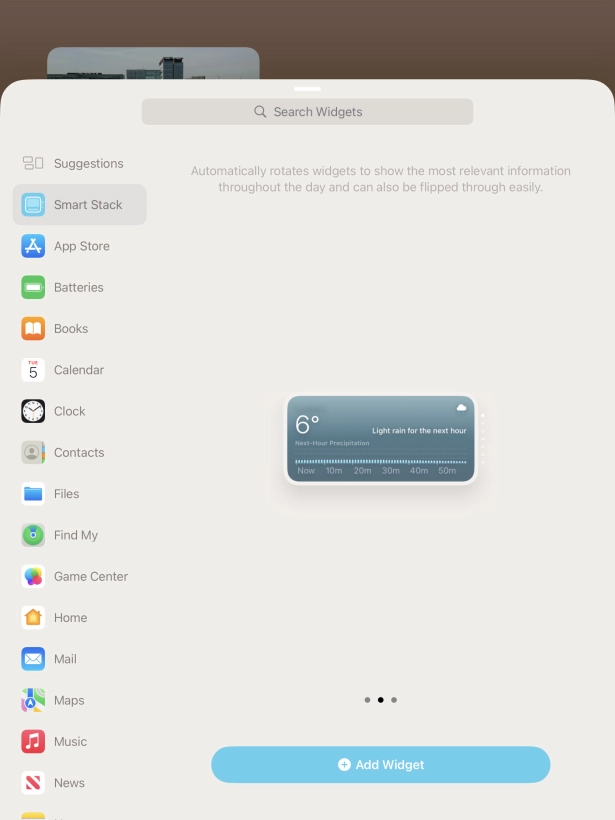 Slide your finger right or left on the screen to select the required widget size.