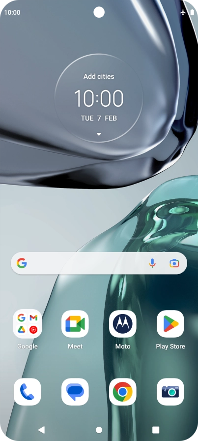 The flight mode icon shows that flight mode is turned on.