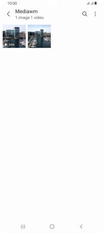 Press the required picture or video clip. Press the required picture or video clip.