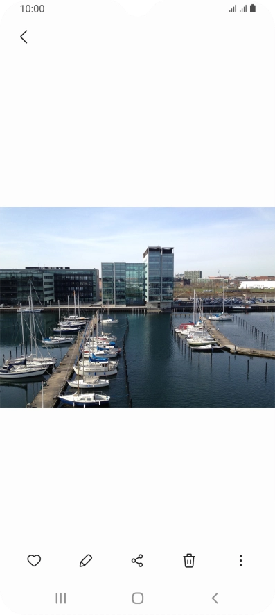 Press the Home key to return to the home screen. Press the Home key to return to the home screen.