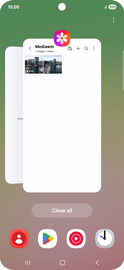 To end one running application, slide your finger upwards on the required application.