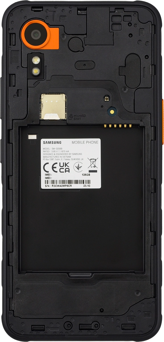 Place the memory card as illustrated next to the memory card holder.