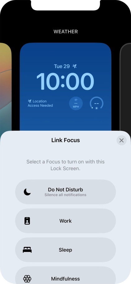 Press the required focus mode.