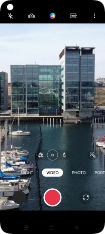 Press the video light icon to turn the function on or off. Press the video light icon to turn the function on or off.