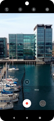 Press the video light icon to turn the function on or off.