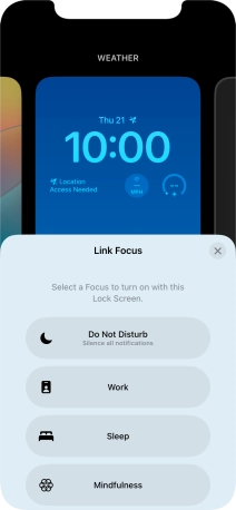 Press the required focus mode.