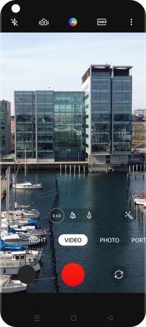 Press the video light icon to turn the function on or off.