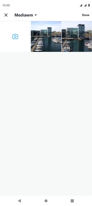 Press the required picture or video clip. Press the required picture or video clip.