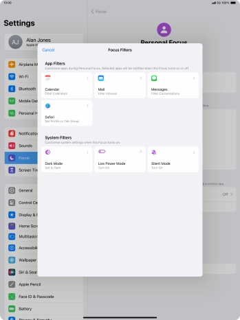 To see specific calendars in the selected focus mode, press Calendar and follow the instructions on the screen to select the required calendars.