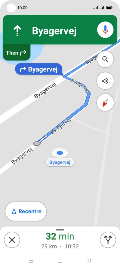 The travel information at the bottom of the screen shows your estimated time of arrival and distance to destination.