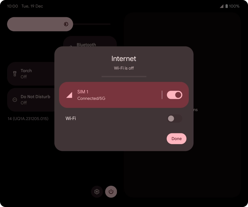 Press the mobile data icon to turn the function on or off.