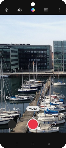 Press the video light icon to turn the function on or off.