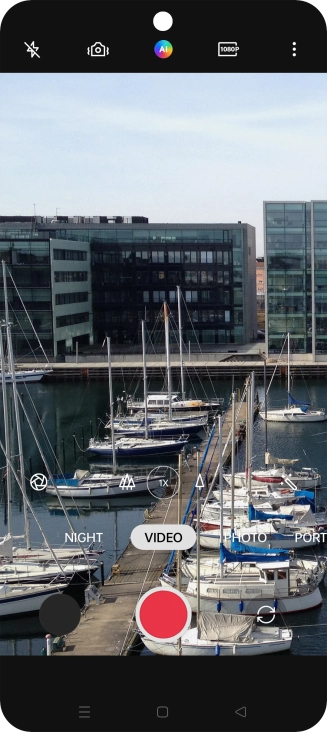 Press the video light icon to turn the function on or off.