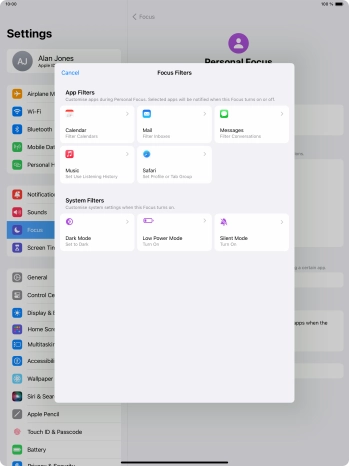 To see specific calendars in the selected focus mode, press Calendar and follow the instructions on the screen to select the required calendars.