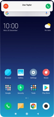 If the screen lock is turned off, press the accept call icon.