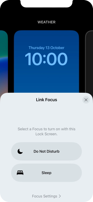 Press the required focus mode.