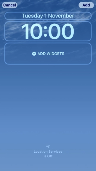 To customise the way the lock screen date is displayed, press the date widget and follow the instructions on the screen to select the required widget display mode. To customise the way the lock screen date is displayed, press the date widget and follow the instructions on the screen to select the required widget display mode.