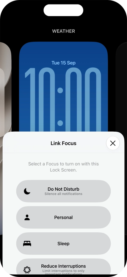 Press the required focus mode.