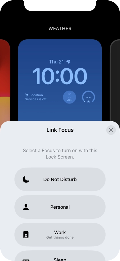 Press the required focus mode.