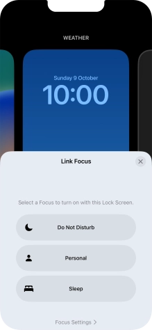 Press the required focus mode.