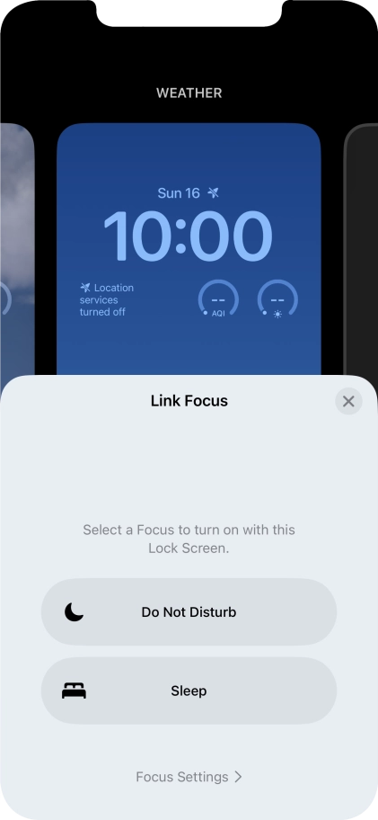 Press the required focus mode.