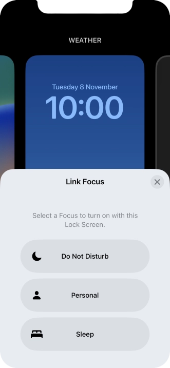 Press the required focus mode.