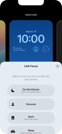 Press the required focus mode.