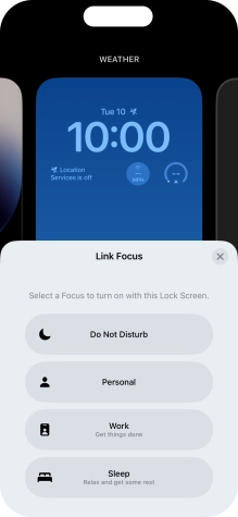 Press the required focus mode.