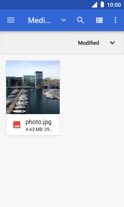 Press the required picture or video clip. Press the required picture or video clip.