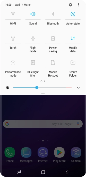 Press the mobile data icon to turn the function on or off. Press the mobile data icon to turn the function on or off.