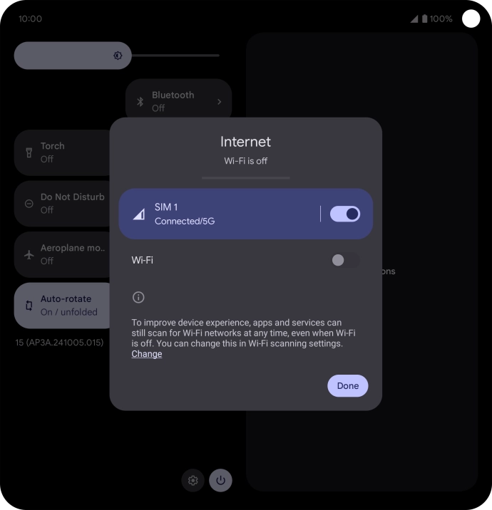 Press the indicator next to the mobile data icon to turn the function on or off.