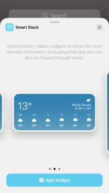 Slide your finger right or left on the screen to select the required widget size.