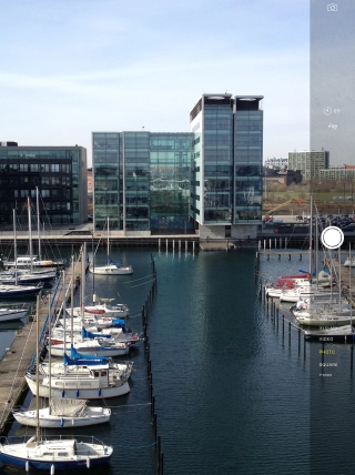 Press HDR to turn the function on or off. Press HDR to turn the function on or off.