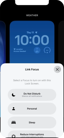 Press the required focus mode.
