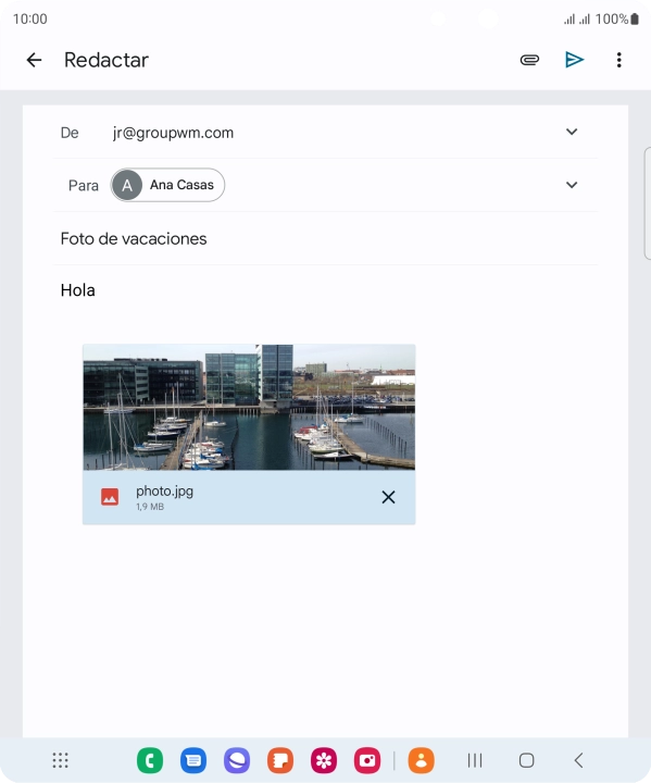 Pulsa el icono de envío cuando termines de escribir el correo electrónico.