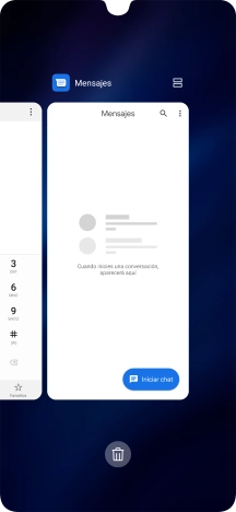 Para cerrar una sola aplicación en ejecución, desliza el dedo hacia arriba sobre la aplicación deseada.