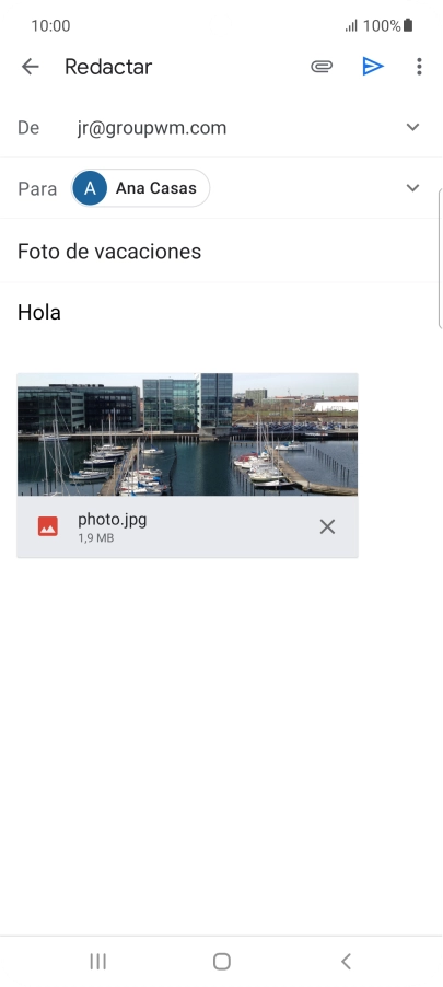 Pulsa el icono de envío cuando termines de escribir el correo electrónico.