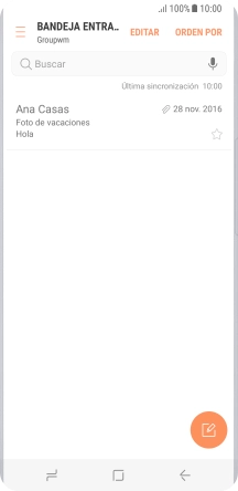 Desliza el dedo hacia la derecha desde la parte izquierda de la pantalla.