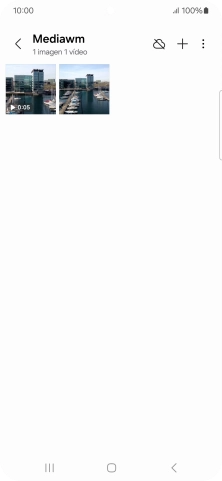 Mantén pulsados la fotografía o el vídeo deseados durante unos instantes.