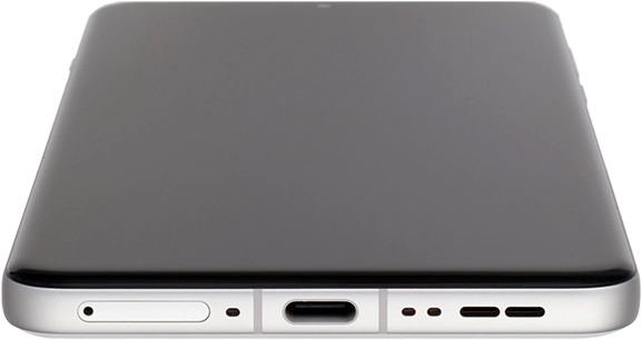 Conecta el cargador al conector y enchúfalo a una toma de corriente.