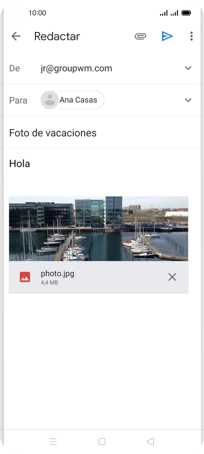 Pulsa el icono de envío cuando termines de escribir el correo electrónico.